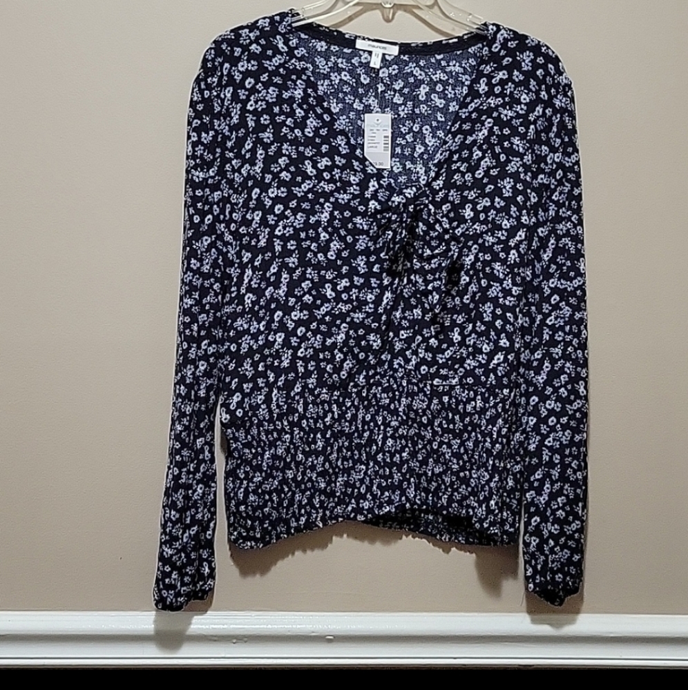 Navy floral top